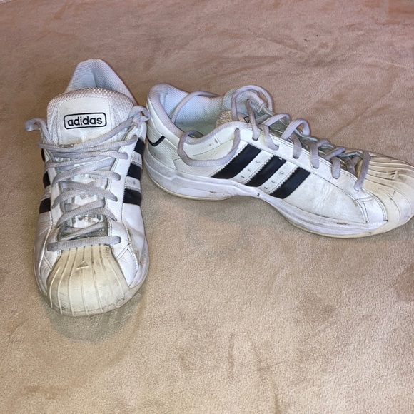 Adidas men’s tennis shoes size 11